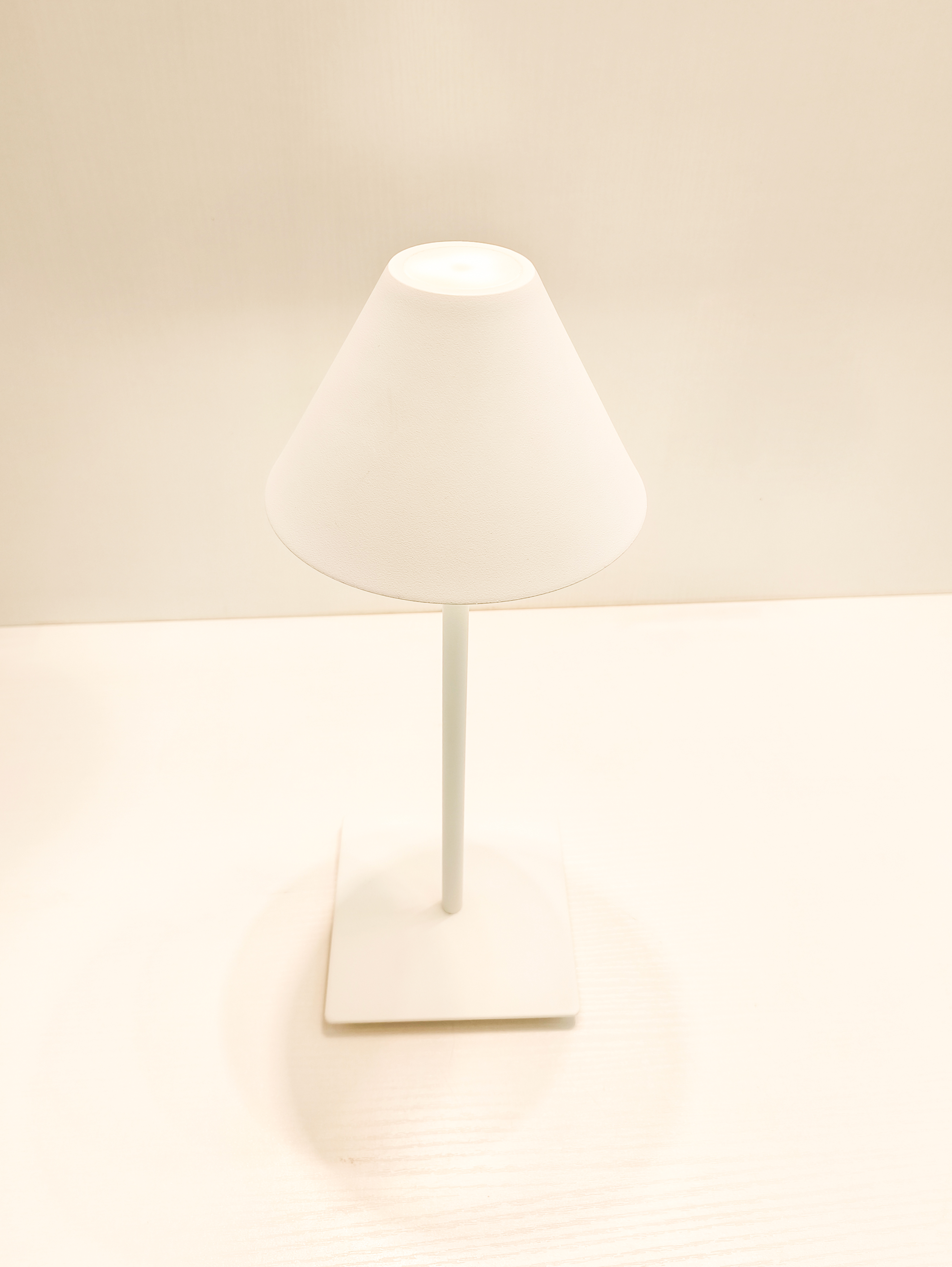 Lampe de bureau forme parapluie