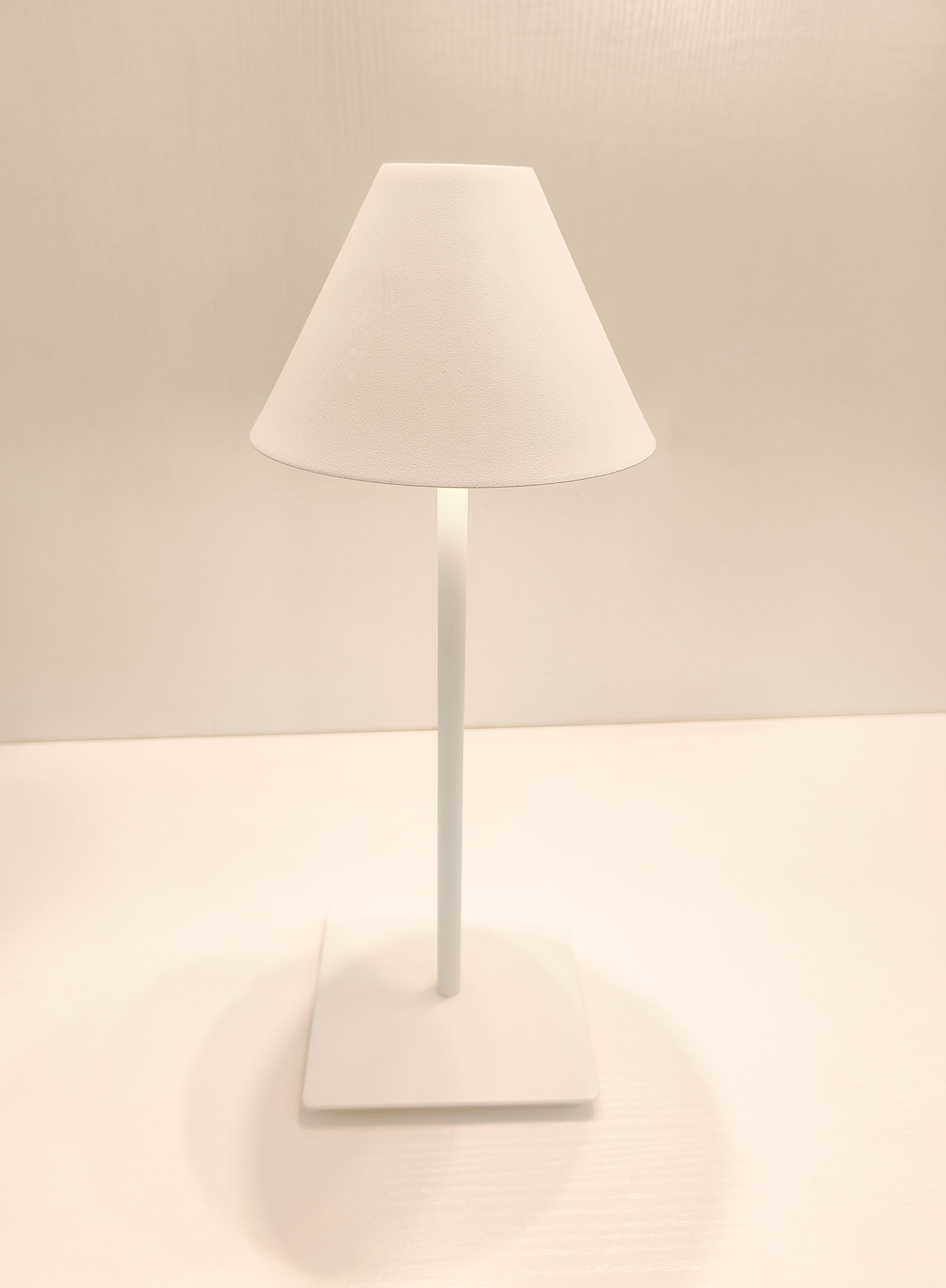 Lampe de bureau forme parapluie